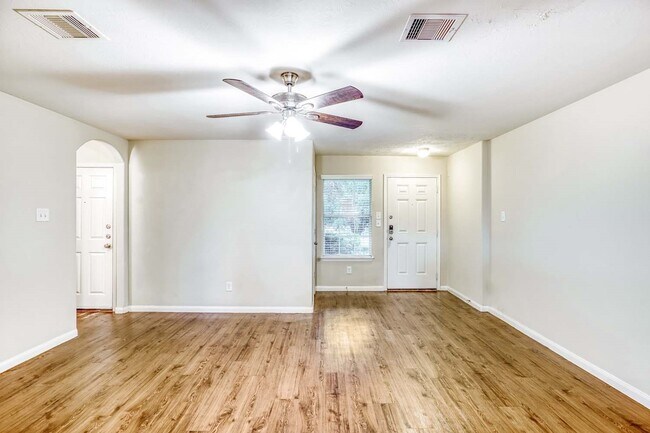 Building Photo - 18746 Dennington Dr