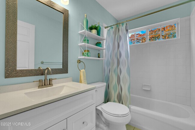 Building Photo - 11 Saratoga Ct