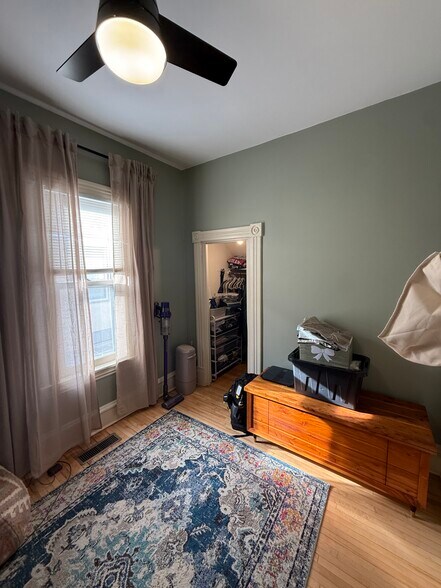 Building Photo - 2523 28th Ave S