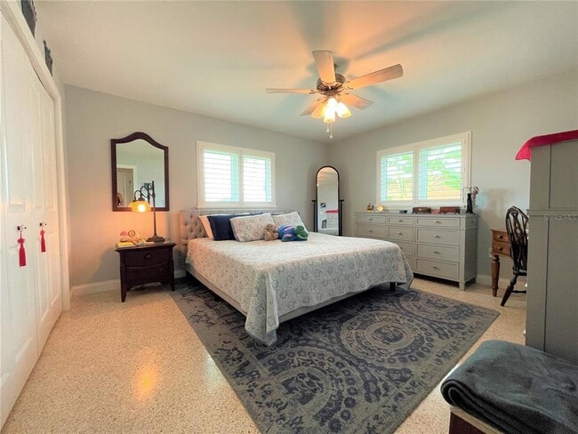 Building Photo - 17045 Dolphin Dr