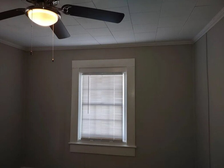 Building Photo - 513 Alford St