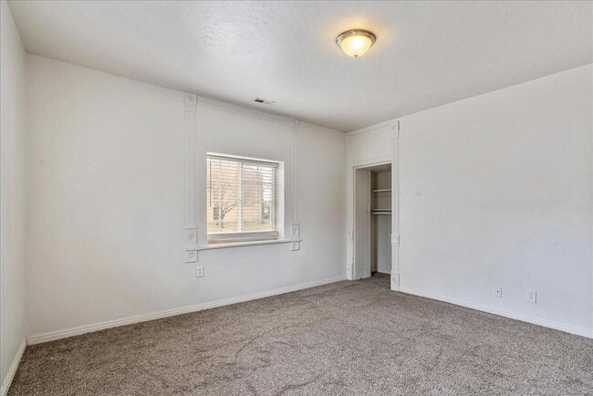 Building Photo - 630 W 200 N