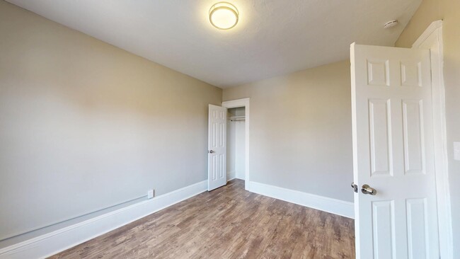 Building Photo - Lease to own! 5 bedroom/1 bath, Old Brooklyn.