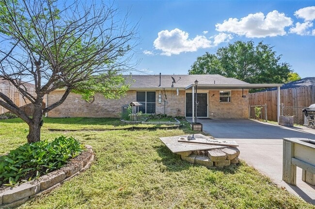 Building Photo - 2306 Lavon Creek Ln