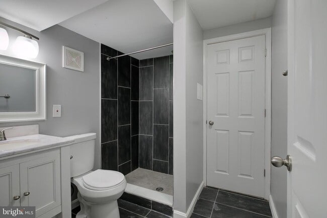 Building Photo - 16 N Bradford St