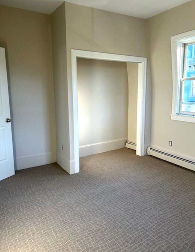 Building Photo - 52 Parkis Ave