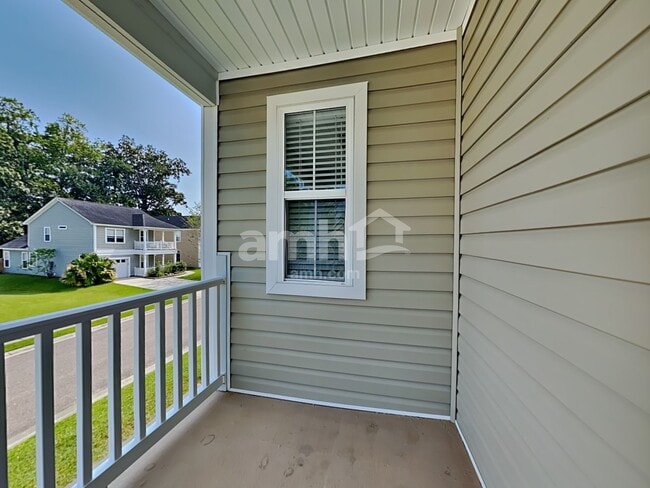 Building Photo - 123 Diploma Dr