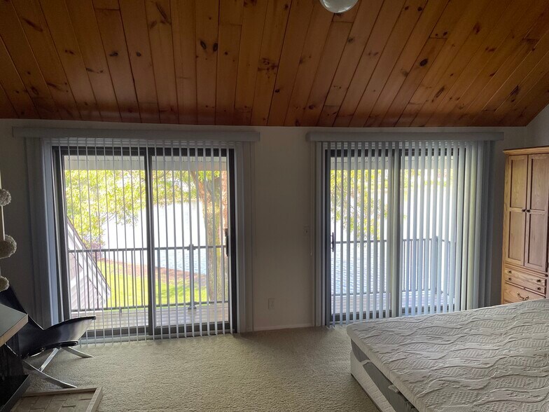 Building Photo - 574 Wind Drift Ln