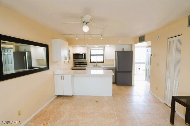 Building Photo - 1023 Anglers Cove