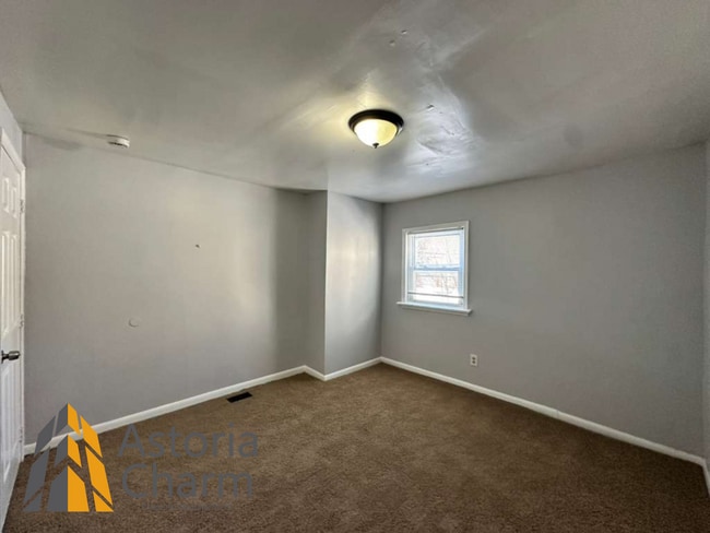 Building Photo - 3 Bedroom End Unit near Coppin State with Fenced Yard