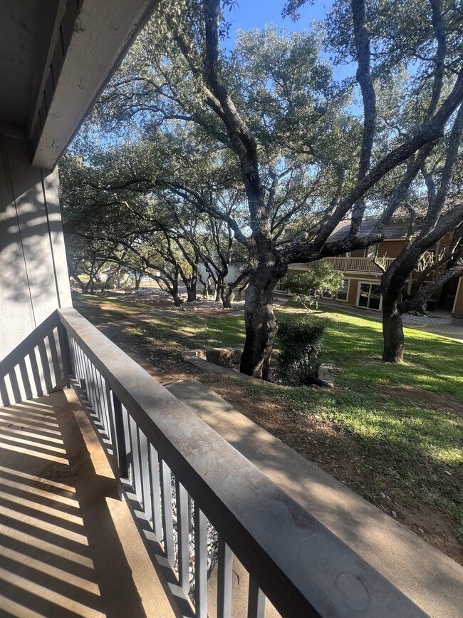 Building Photo - 307 Crestview