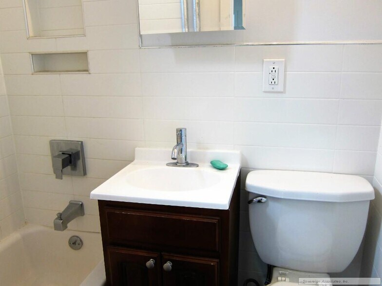 Building Photo - 523 W 156th St