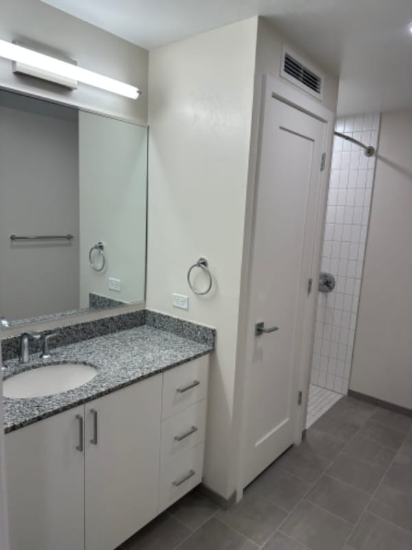 Building Photo - 1211 Van St SE