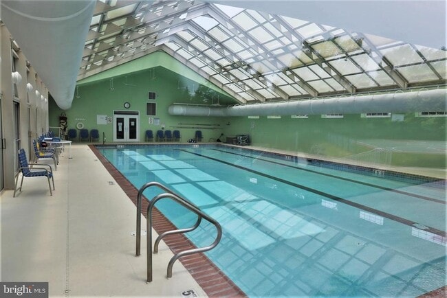 Building Photo - 18 E Countryside Dr