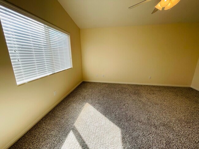 Building Photo - 9415 Godiva Ave