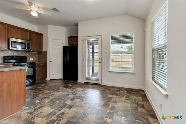Building Photo - 421 Capistrano Dr