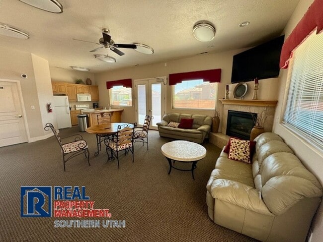 Building Photo - Copper Canyon 3 Bedroom Home