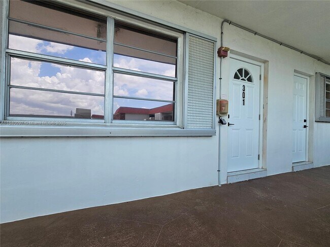 Building Photo - 1490 NW 43rd Ave