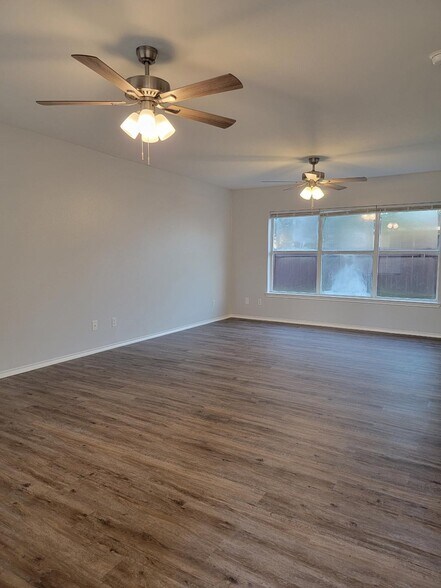 LR - 3016 Princeton Ave