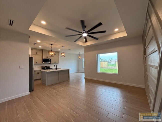 Building Photo - 3002 Eliseo Villarreal Ave