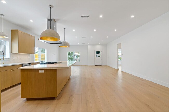 Building Photo - Beautifully Renovated 3-Bedroom Home – Mod...