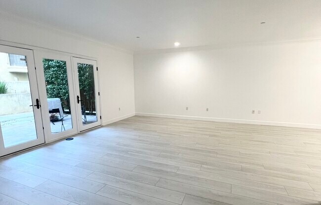 Building Photo - 11863 Darlington Ave