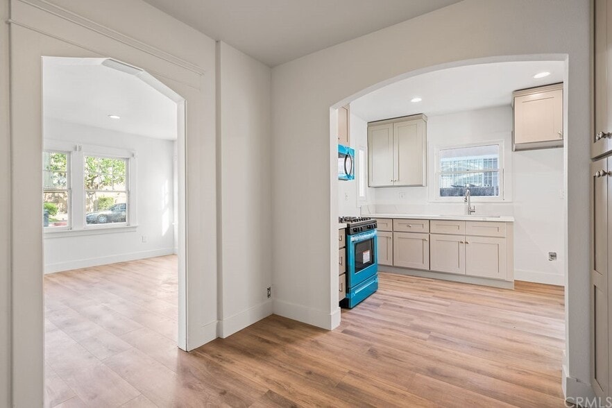 Kitchen / dining nook - 728 E Palmer Ave