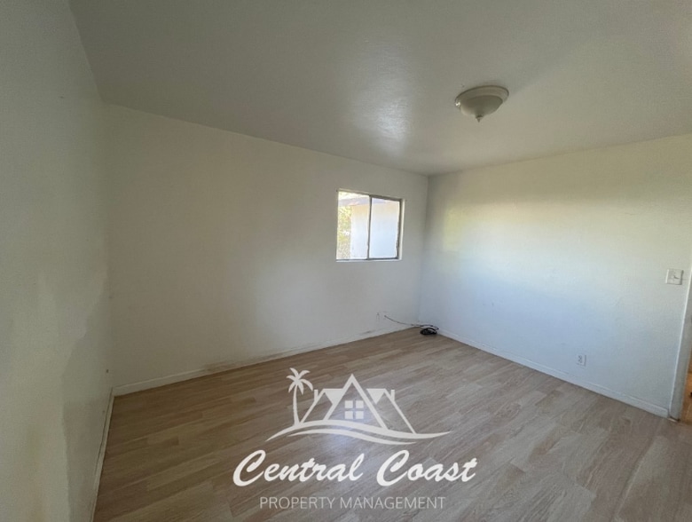 Building Photo - 0 E Foster Rd