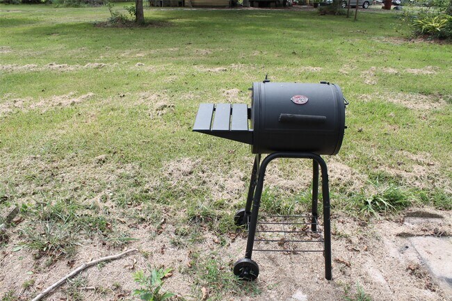 Building Photo - 2011 Miller Rd