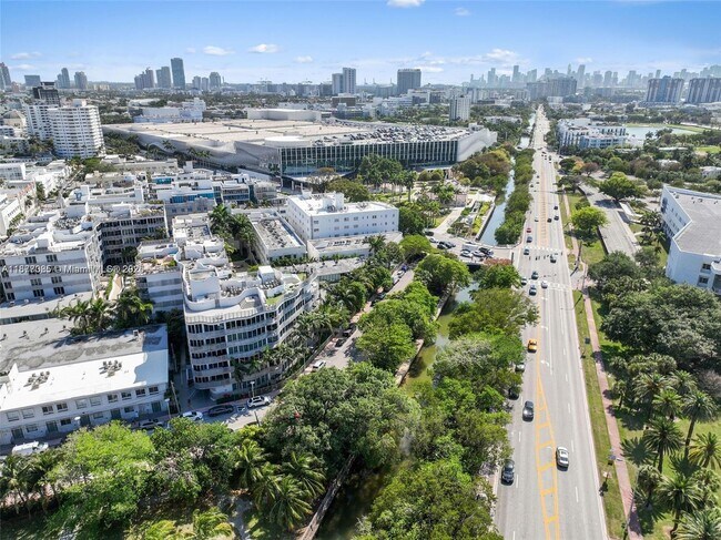 Building Photo - 435 21st St