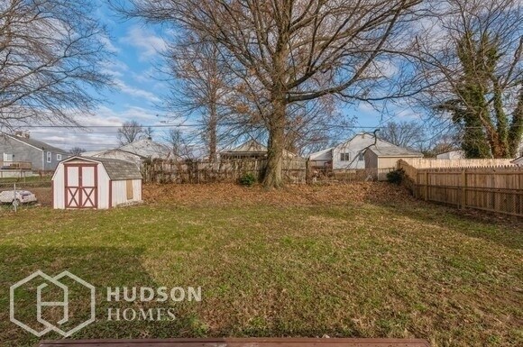 Building Photo - 304 W Van Buren Ave