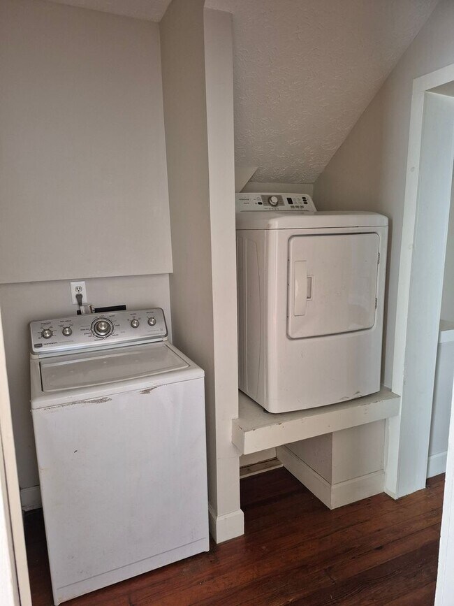 Building Photo - 2101 Park Ave