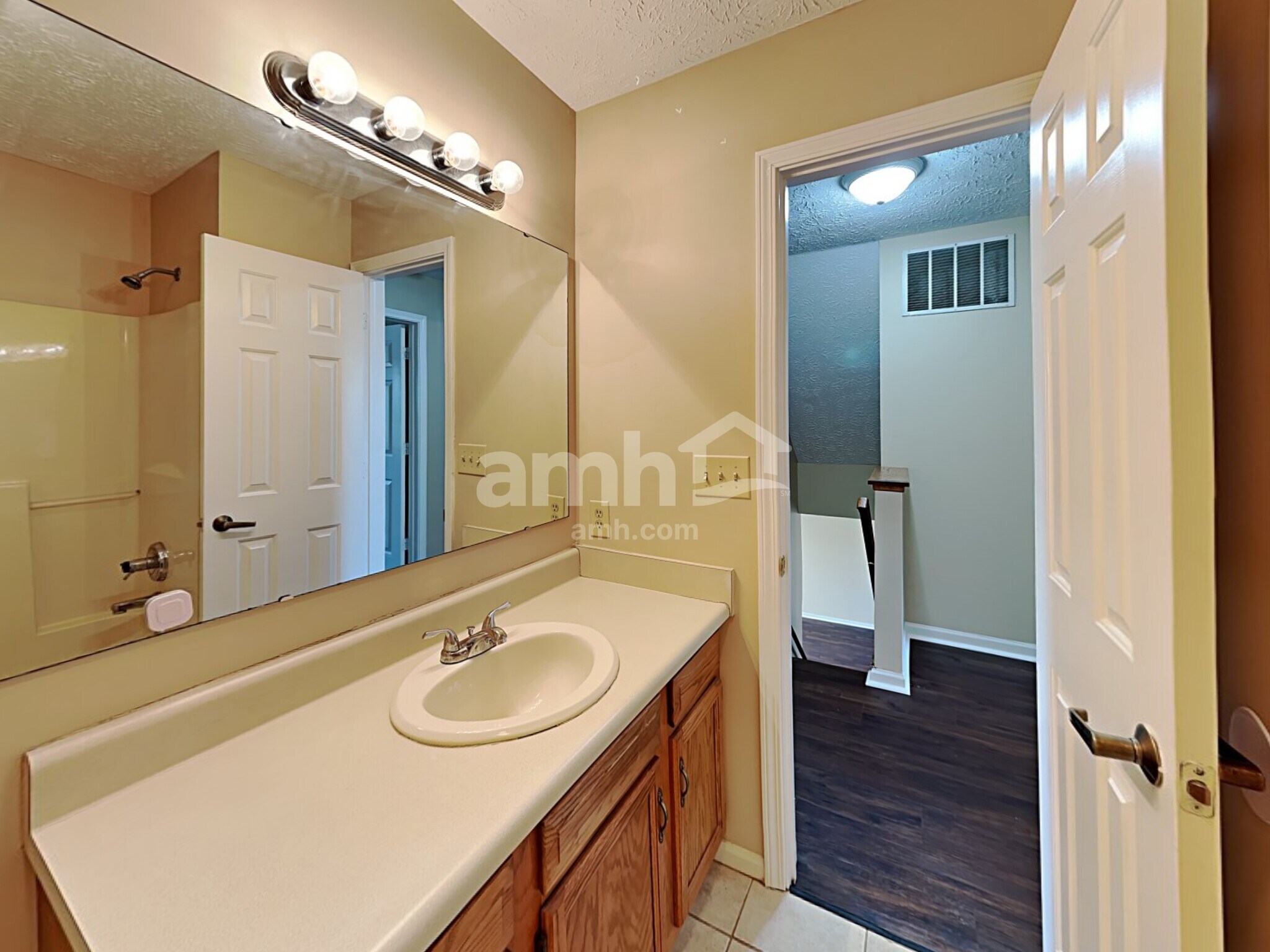 Building Photo - 8039 Southern Springs Blvd