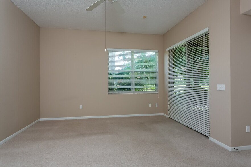 Building Photo - 13542 Weyburne Dr