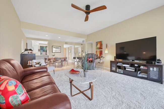 Building Photo - 48 Palma Dr