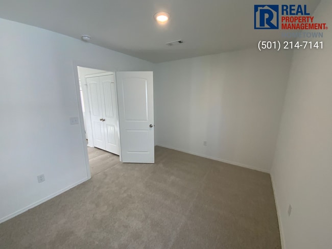 Building Photo - 10808 Mason Dr