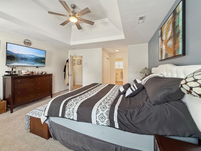 Building Photo - Spacious 4 BDRM 2.5 BA