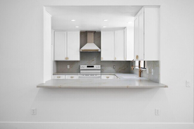 Building Photo - 10403 Sunningdale Dr