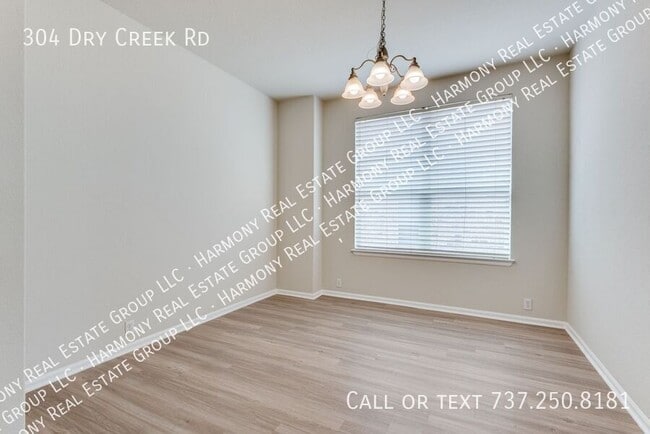 Building Photo - 304 Dry Creek Rd