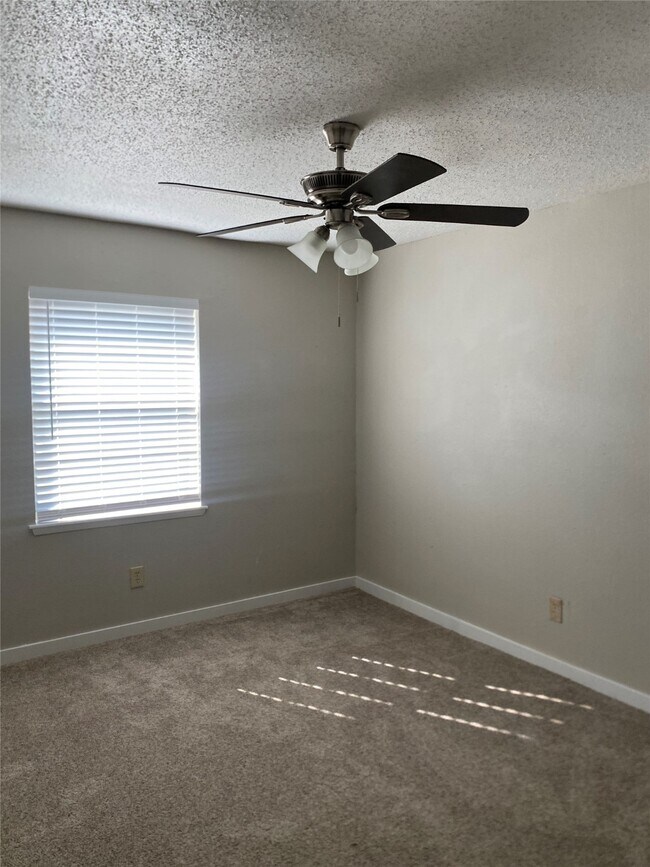 Building Photo - 4935 Quailgate Dr