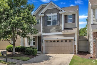 Building Photo - 3 Bedroom Townhome with 2 Car Garage in He...