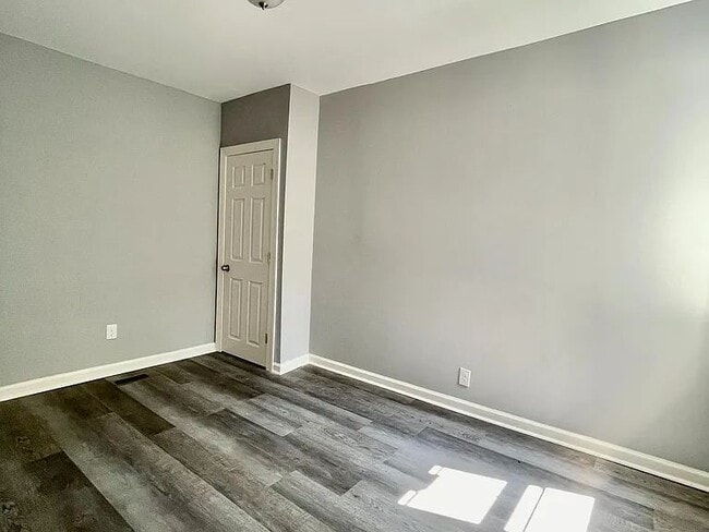 Building Photo - 2102 S Simpson St