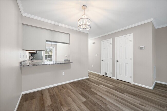 Building Photo - "Charming 2-Bed Townhome with Modern Comforts in Fort Mill – Your Cozy Retreat Awaits!"