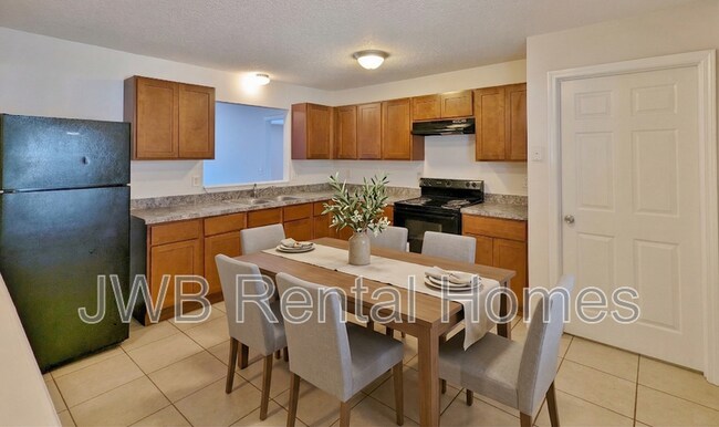 Building Photo - 1674 Rowe Ave