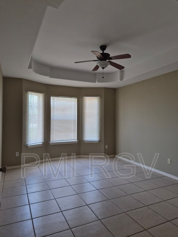 Building Photo - 8314 N Val Verde Rd