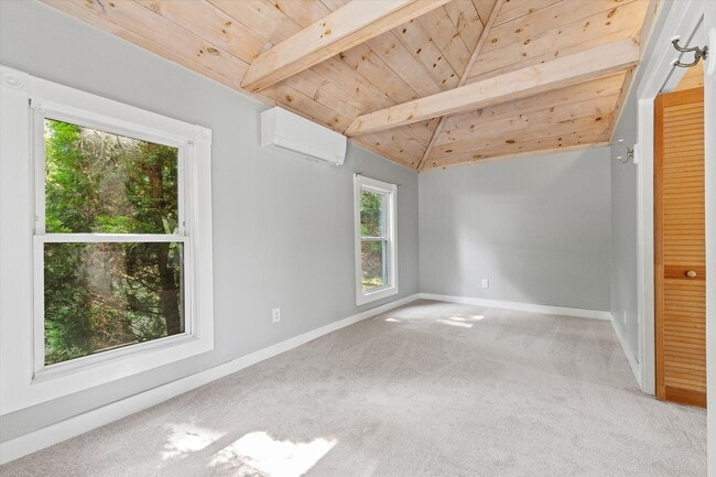 Building Photo - 280 Groton Rd