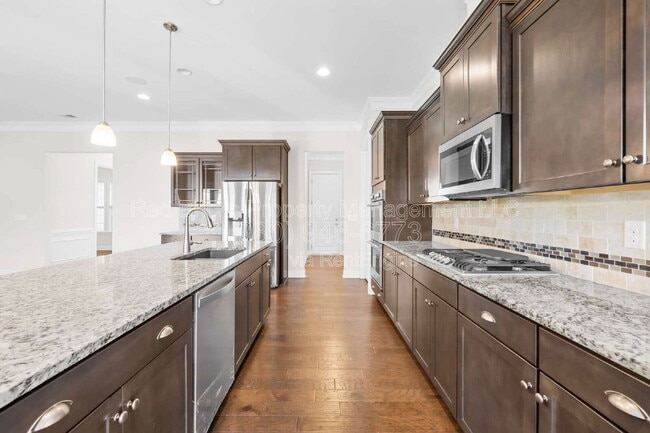 Building Photo - 4004 Petersburg Dr