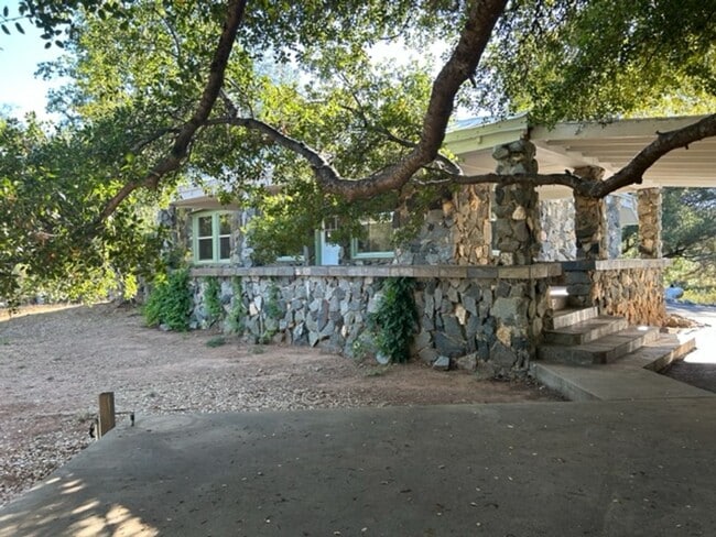 Building Photo - G5 | (CHP) 18480 Deer Flat Road