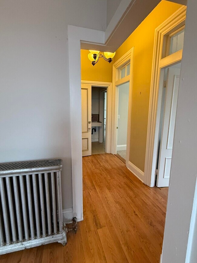 Building Photo - 241 Middle Street