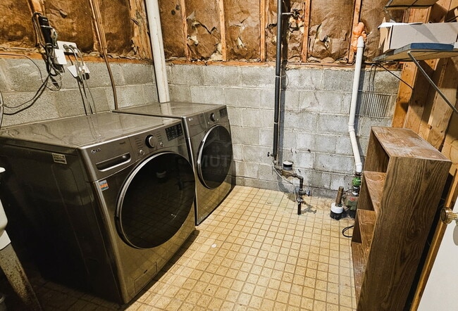 Building Photo - 5231 Bantry Dr